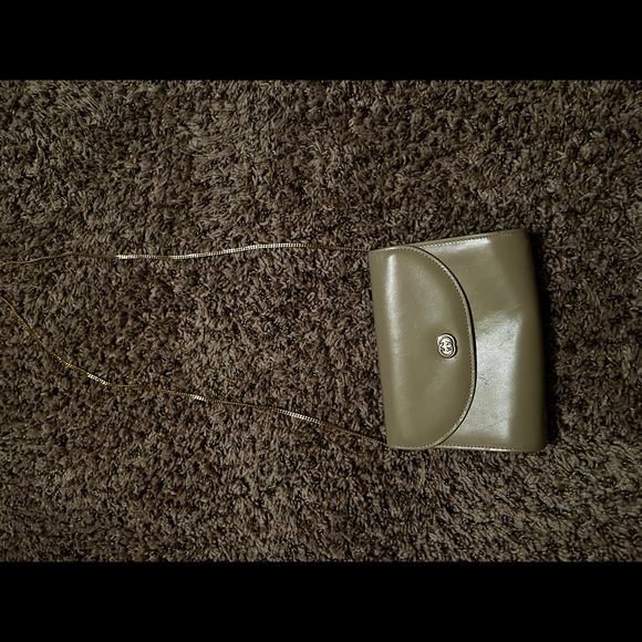 It is a small barely used Gucci shoulder bag is says on the inside Gucci Italy - Picture 4 of 4